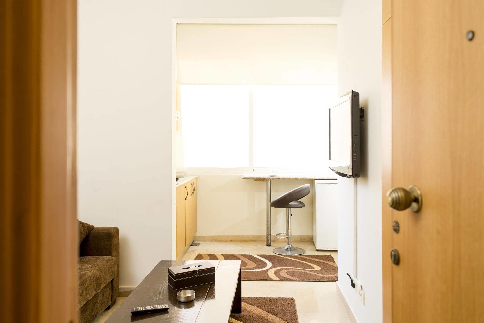 Bliss 3000 Furnished Studios Beirut Exteriör bild